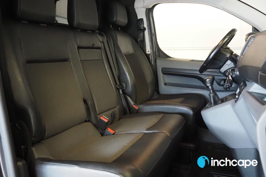 Toyota Proace L2 2,0 D 120 4x4 5-ovinen 2021, photo 6/40