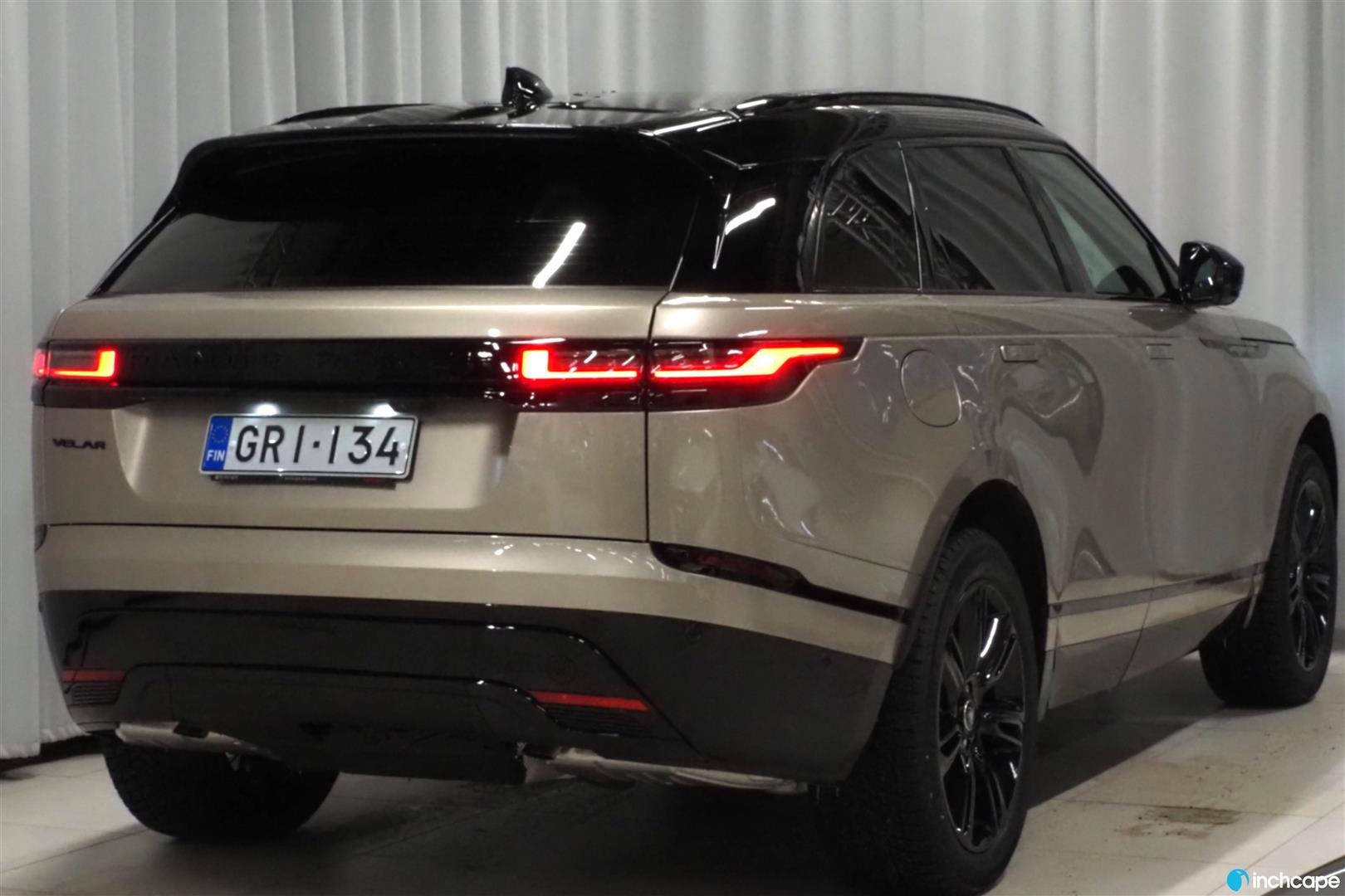 Land Rover Range Rover Velar 2026, photo 4/16