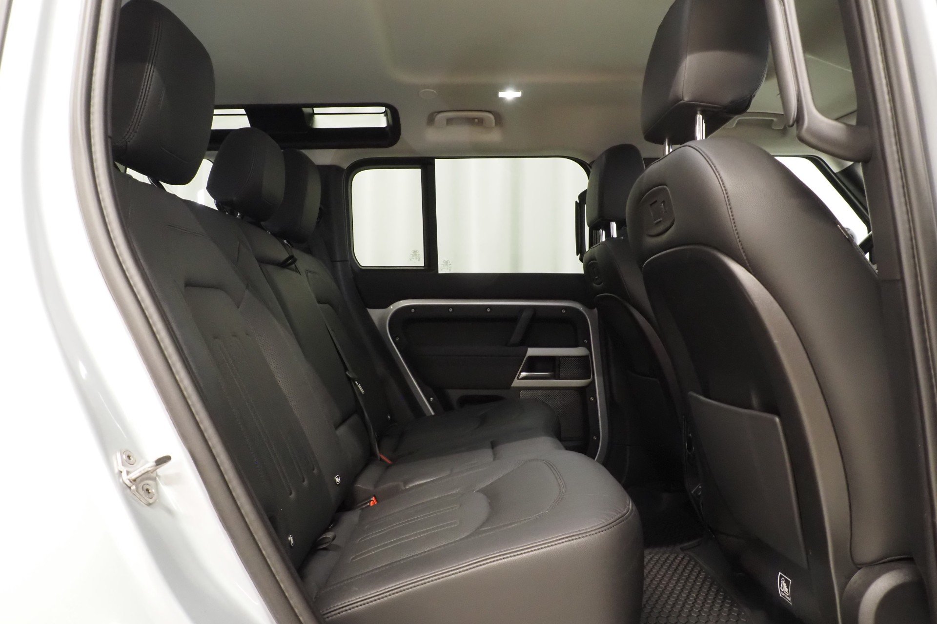 Land Rover Defender 2022, kuva 7/19