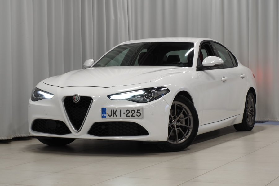 Alfa Romeo Giulia 2017, photo 2/36