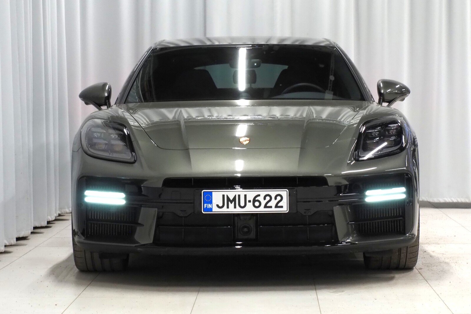 Porsche Panamera 4 E-Hybrid 2024, kuva 2/24