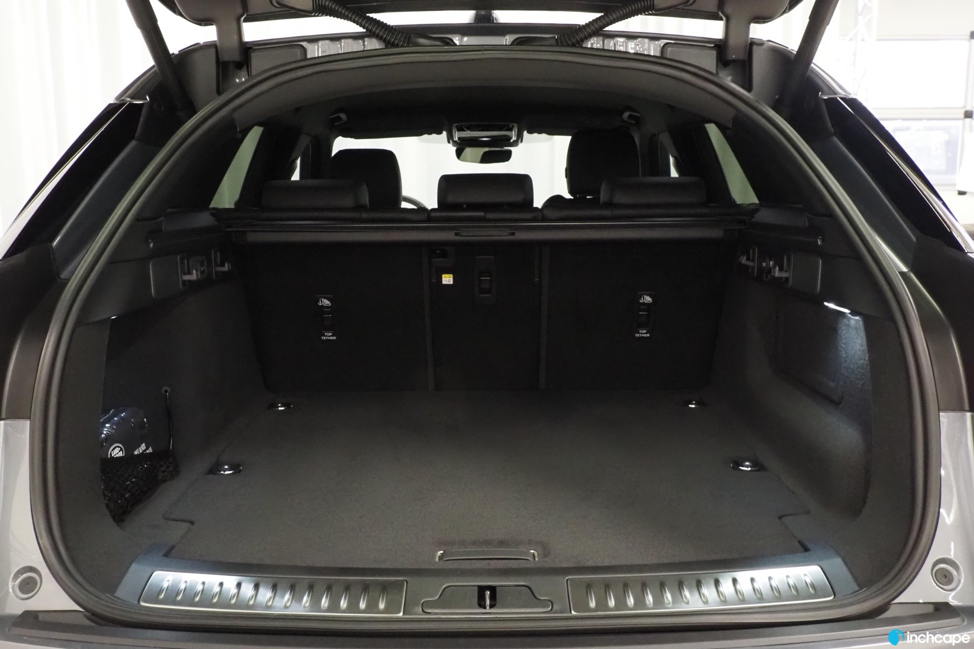 Land Rover Range Rover Velar 2025, photo 6/22
