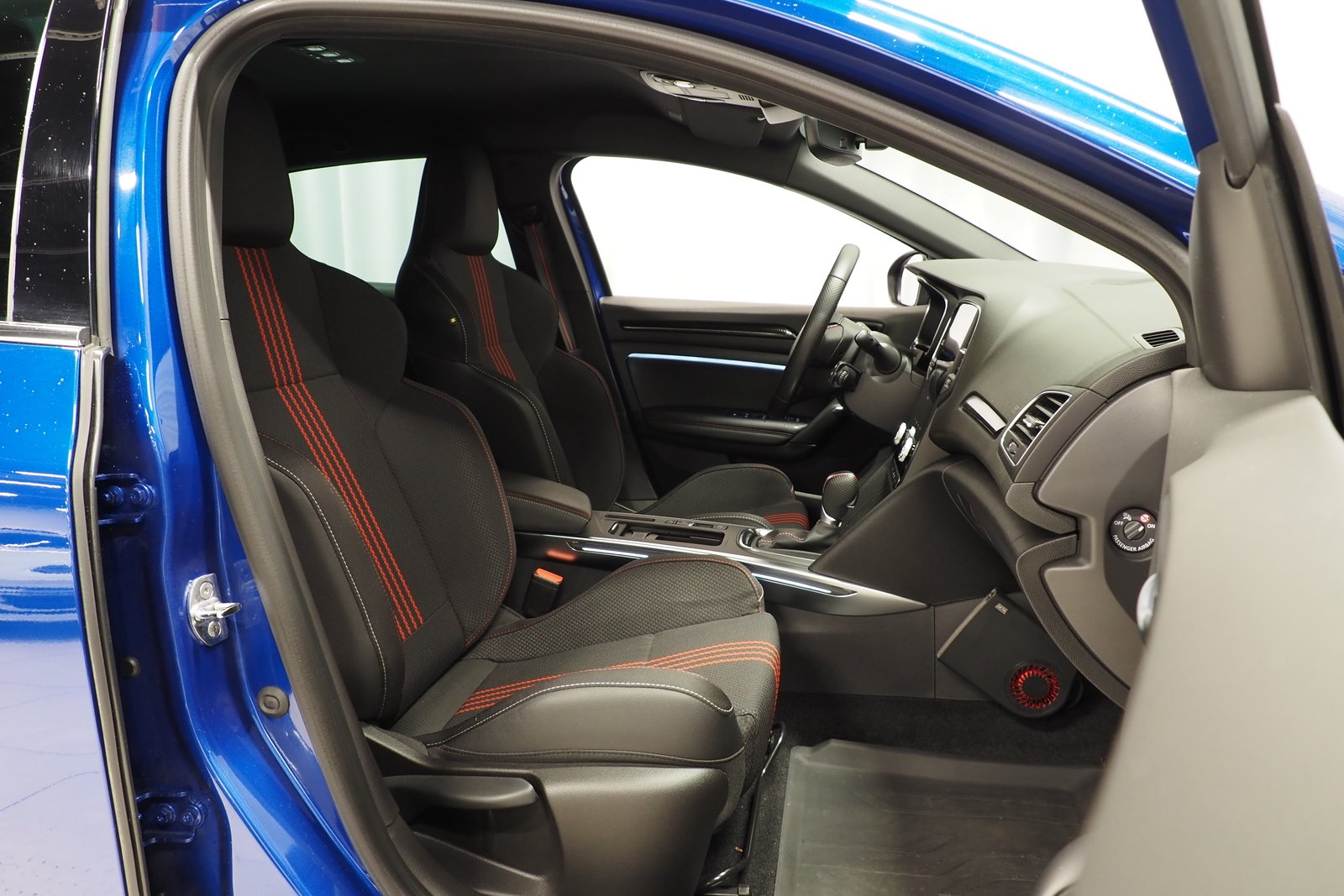 Renault Megane 2020, photo 3/16