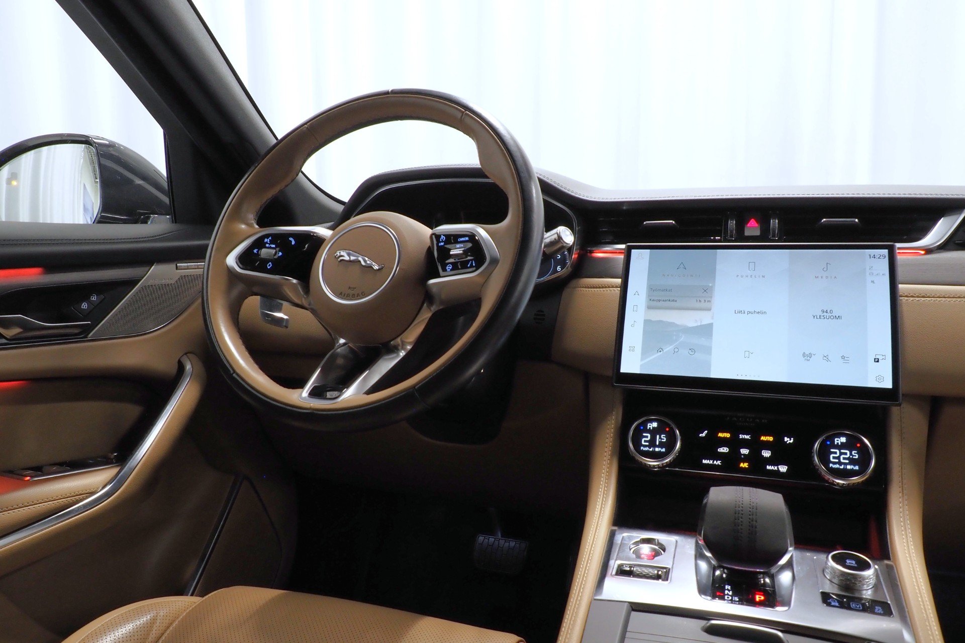 Jaguar F-Pace P400e Plug-in Hybrid SE 2021, kuva 5/15