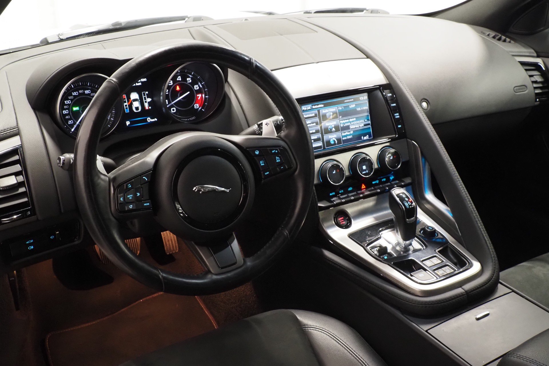 Jaguar F-type 3,0 V6 340PS Coupé 2014, photo 5/21