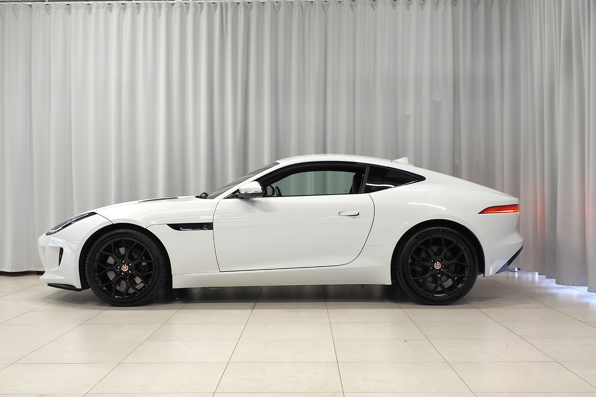 Jaguar F-type 3,0 V6 340PS Coupé 2014, photo 6/21