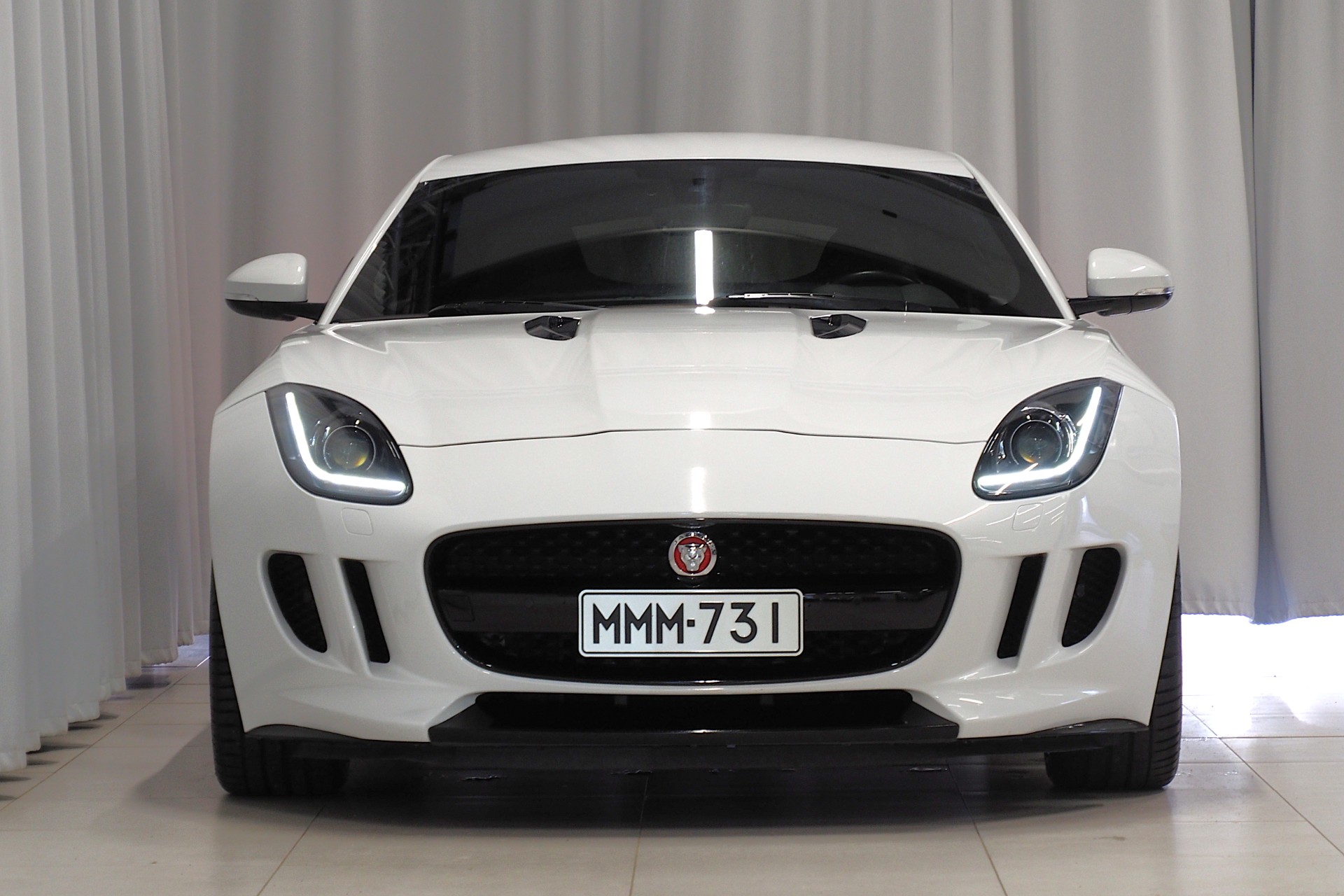 Jaguar F-type 3,0 V6 340PS Coupé 2014, kuva 3/42