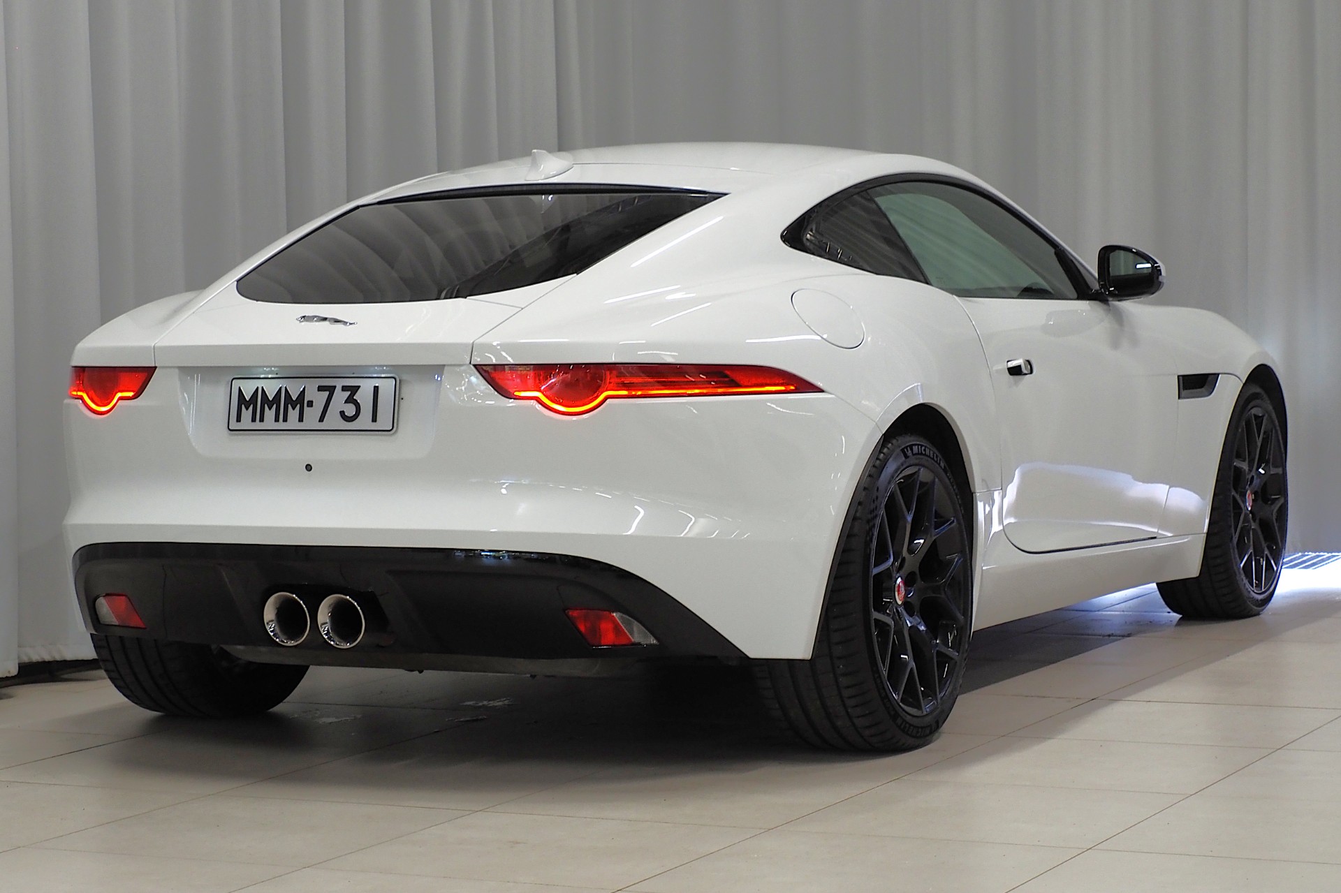 Jaguar F-type 3,0 V6 340PS Coupé 2014, kuva 5/42