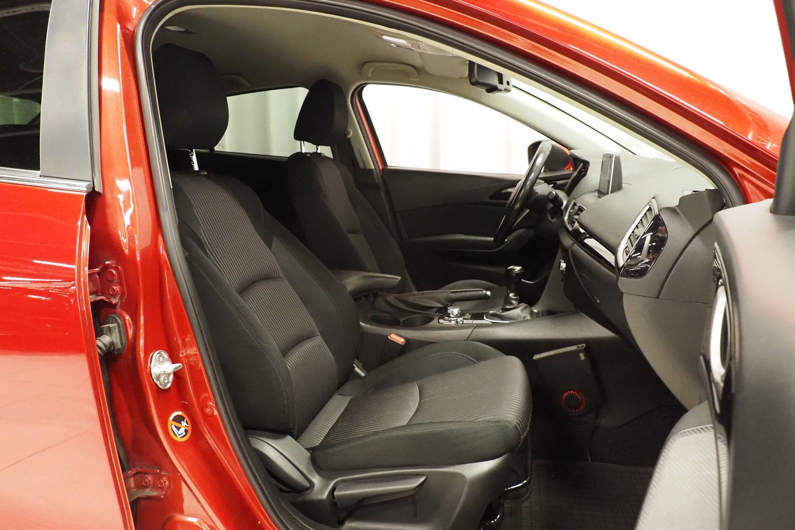 Mazda 3 2016, kuva 3/17